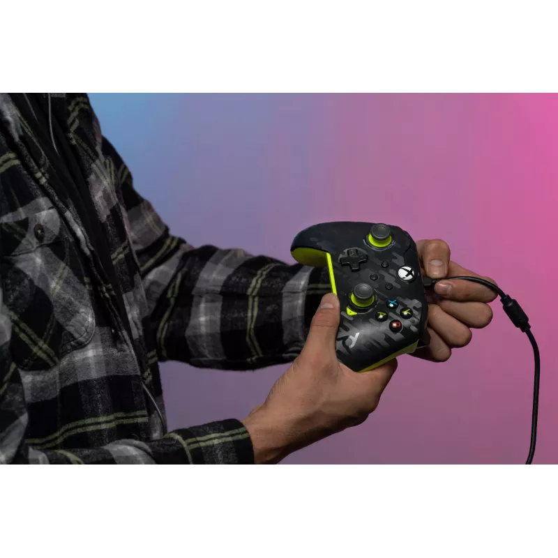 PDP Wired Controller: Electric Carbon – Xbox Series X|S, Xbox One, Xbox, Windows 10/11