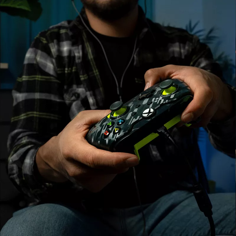 PDP Wired Controller: Electric Carbon – Xbox Series X|S, Xbox One, Xbox, Windows 10/11