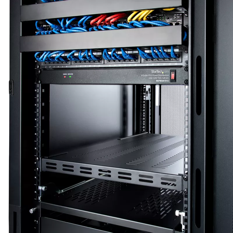 StarTech.com ADJSHELFHDV 1U reguliuojama ventiliuojama serverių spintos lentyna, sustiprinta, 150 kg, reguliuojamas montavimo gylis 49,5–97,4 cm (19,5–38 col.), 19 col., juoda