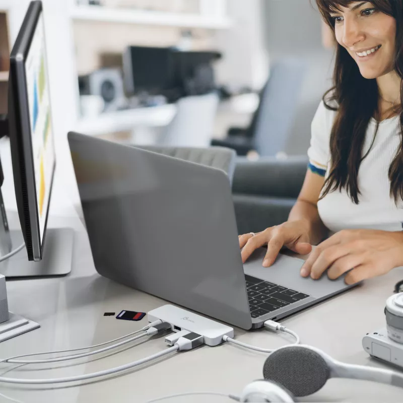 USB-C kelių prievadų adapteris j5create JCD373-N 60W Power Delivery 4K