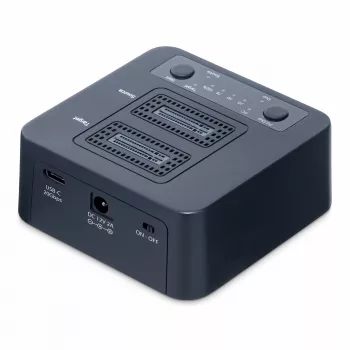 „StarTech.com“ M.2 NVMe diskų kopijavimo įrenginys 1:1, nepriklausomas M.2 SSD klonavimo įrenginys iki 90 GB/min, USB 3.2 20 Gbps M.2 dviejų lizdų dokas, su USB-C / A laidais