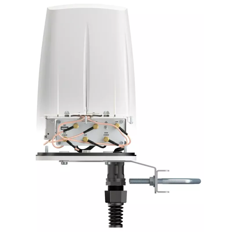 Kryptinė tinklo antena QuWireless QuSpot PoE/LAN 4 dBi, 0.694–6 GHz, vertikali poliarizacija