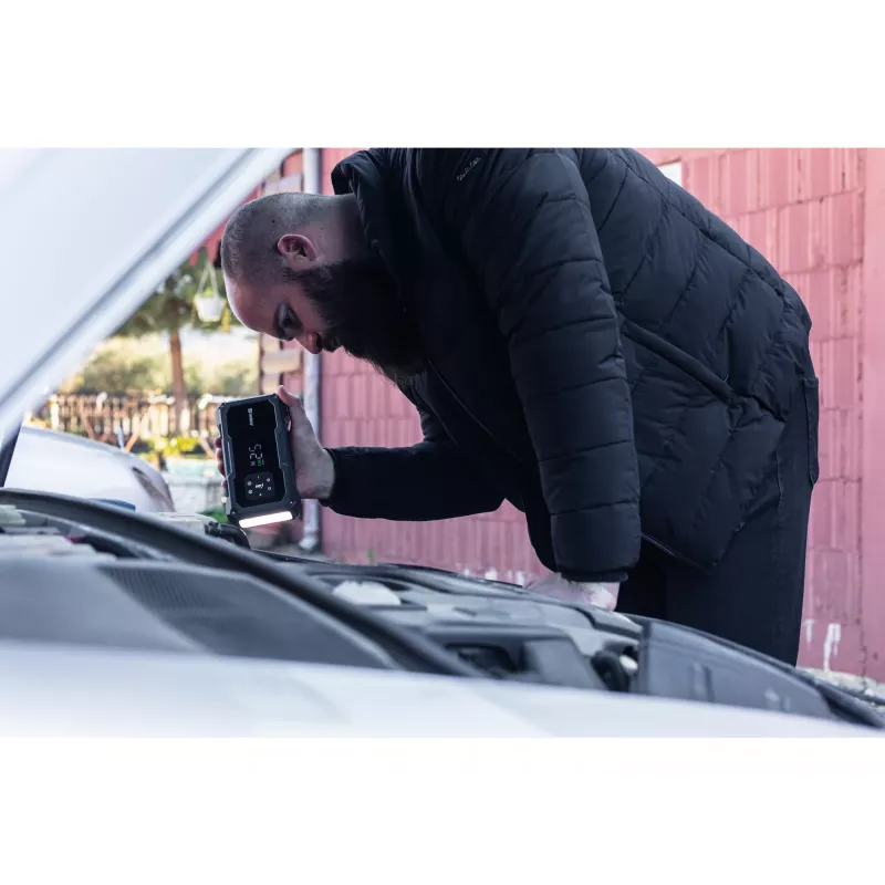 Kompaktiškas automobilio užvedimo įrenginys ir padangų pripūtimo siurblys SANDBERG Car Jumpstarter TirePump 10000