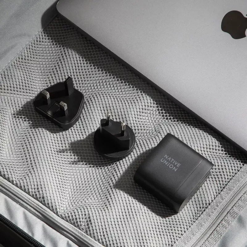 Greitasis GaN įkroviklis Native Union Fast GaN Charger PD 67W Baltas Intl 2C1A USB-C 2 prievadai 67W AC 100–240V apsauga nuo viršsrovių, viršįtampio ir perkaitimo