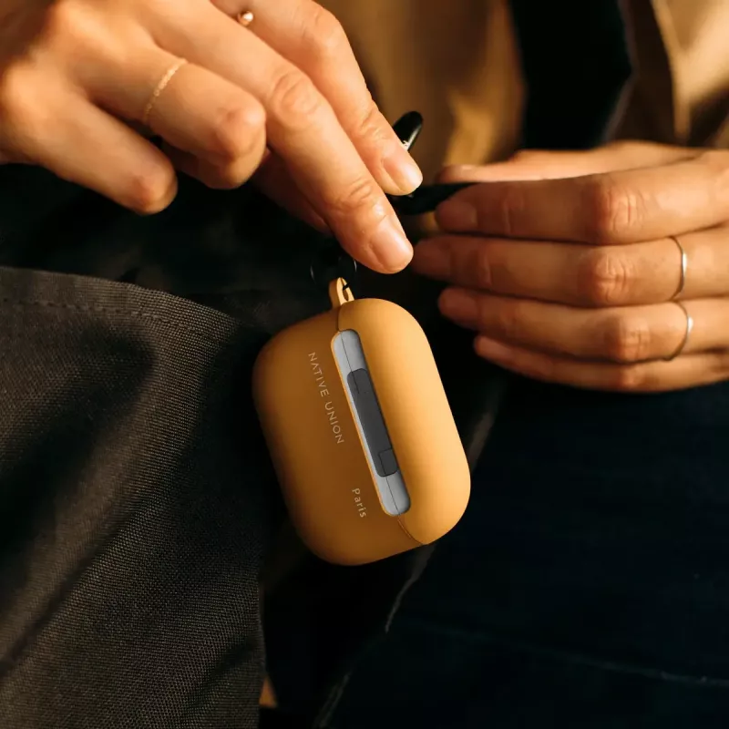 Native Union Roam dėkliukas AirPods Pro 2, aliuminis, polikarbonatas, silikonas, plienas, 16 g, geltonas
