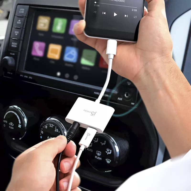 j5create JCA122 USB-C į 3,5 mm garso adapteris su Power Delivery, juodas