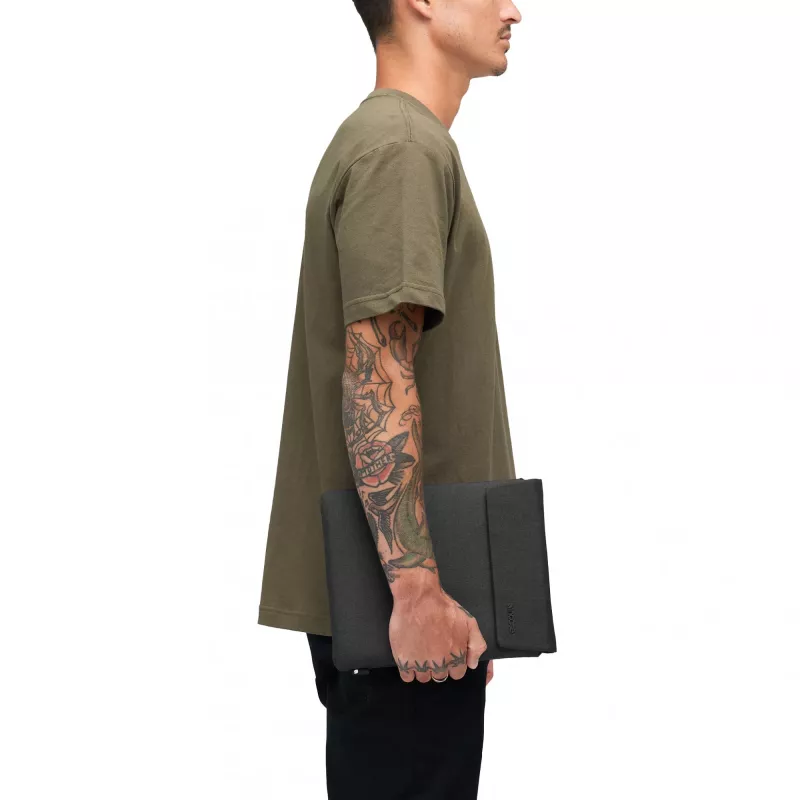 Dėklas planšetei Incase Crosstown Sleeve 11 colių, juodas