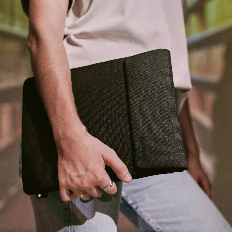 Dėklas planšetei Incase Crosstown Sleeve 11 colių, juodas