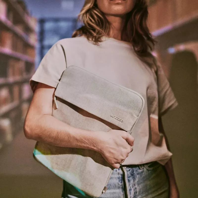 Incase Crosstown Sleeve su Woolenex 14 colių nešiojamam kompiuteriui