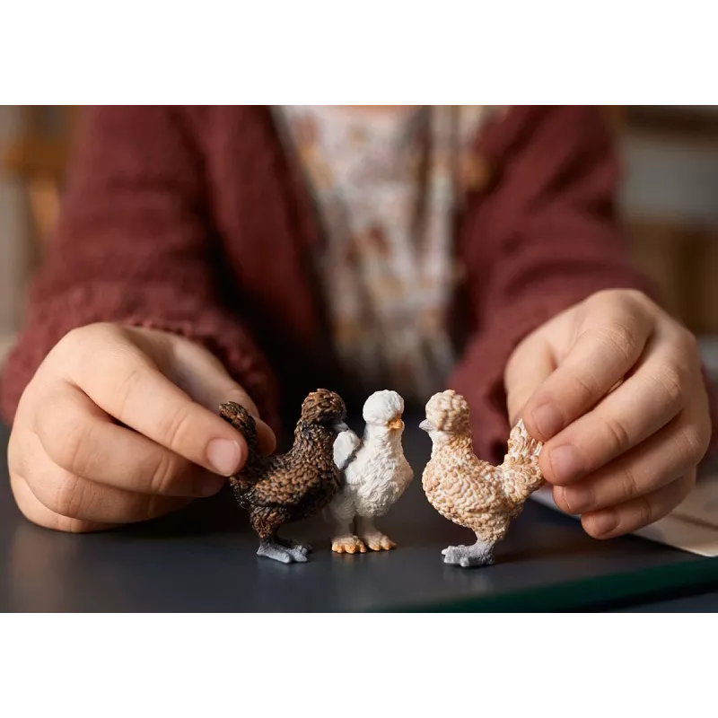 Schleich FARM WORLD Viščiukų draugai 42574 – trys spalvingos vištų figūrėlės
