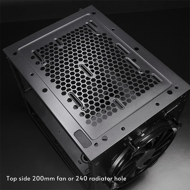 Korpusas CHIEFTEK CI-03B-OP Cube juodas – Micro ATX/Mini-ITX, 2x3.5 colio + 2x2.5 colio, 1x200 mm priekinis ventiliatorius
