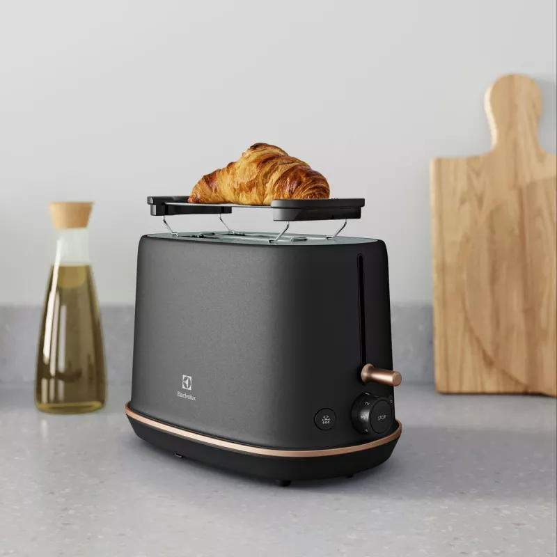 Skrudintuvas Electrolux E7T1-6BP 2 riekelės 980 W juodas