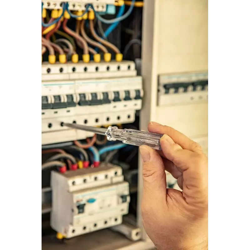 Replių ir atsuktuvų rinkinys TOP-01-235 1000V, 7 vnt., izoliuoti rankiniai įrankiai