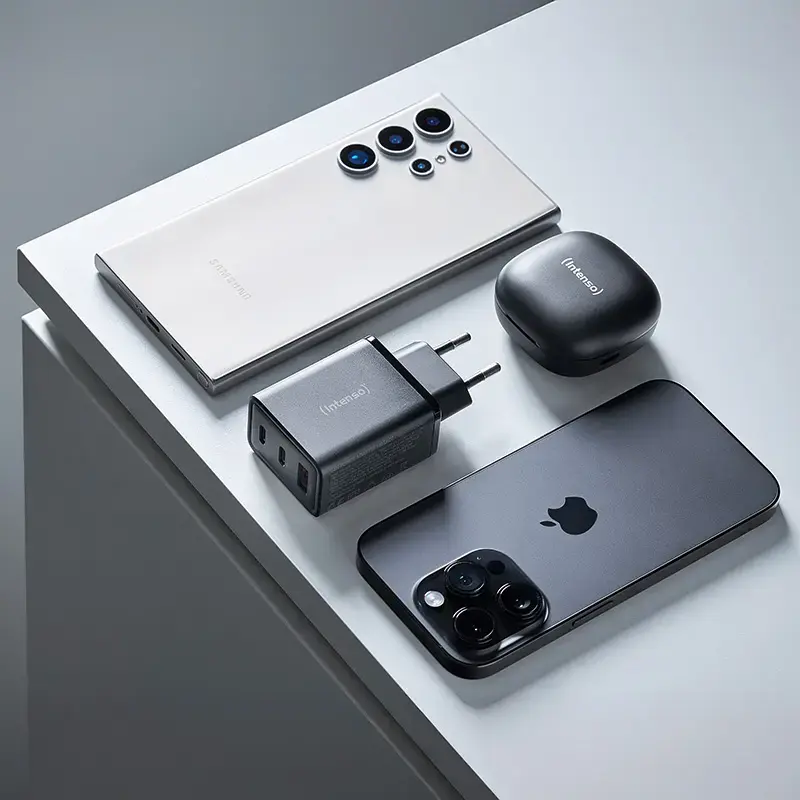 Intenso W65ACC 65W USB-C ir USB-A maitinimo adapteris juodas
