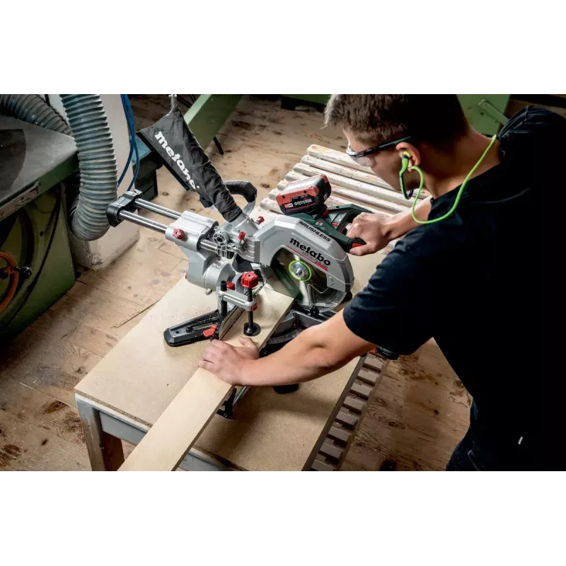 Metabo KGS 18 LTX BL 254 belaidis pjūklas su slydimo funkcija