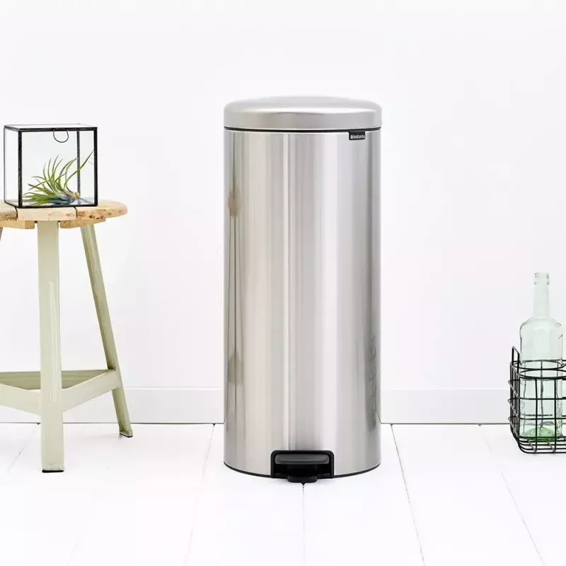 Brabantia newIcon apvalus pedalinis šiukšlių kibiras 30 l, šlifuotas plienas