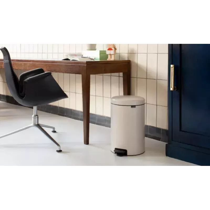 Brabantia NewIcon 20 L apvalus šiukšlių kibiras smėlio spalvos