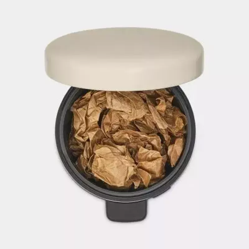 Brabantia NewIcon 5 L apvalus šiukšlių kibiras smėlio spalvos
