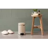 Brabantia NewIcon 5 L apvalus šiukšlių kibiras smėlio spalvos