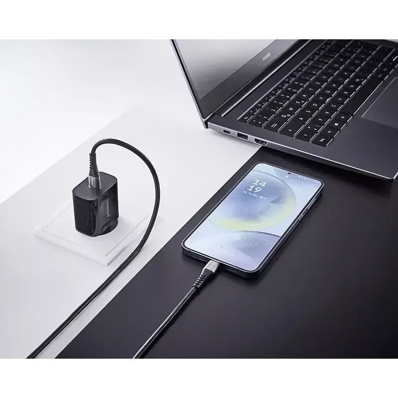 Intenso W20C 20 W USB-C maitinimo adapteris juodas