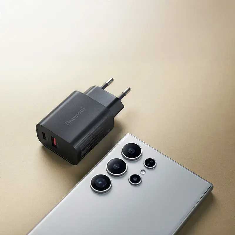 Intenso W30AC 30W USB-A USB-C maitinimo adapteris juodas
