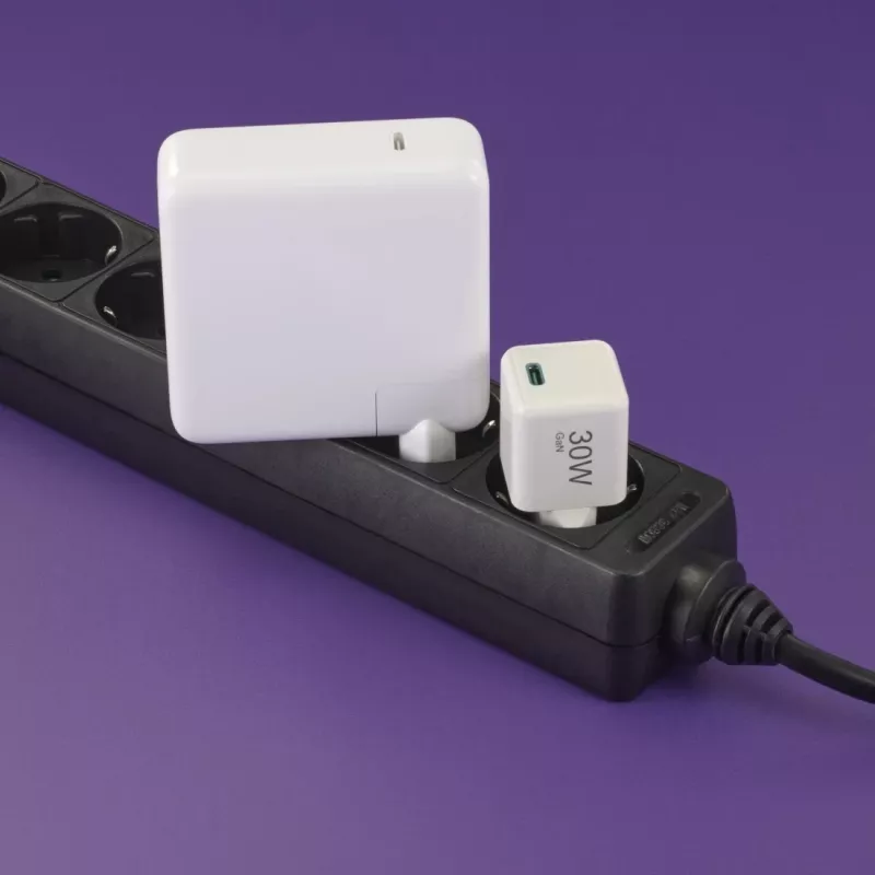 Hama 00201982 greitasis sieninis USB-C 30 W įkroviklis išmaniesiems telefonams ir planšetėms