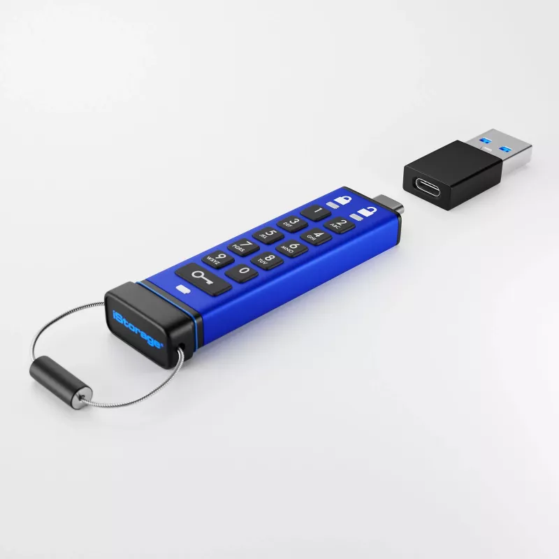 iStorage datAshur PRO+C 512GB | FIPS 140-3 Level 3 sertifikuotas | Saugus USB Type-C atmintukas | AES-XTS 256 bitų aparatinė šifravimo sistema | Apsauga PIN kodu | Pridedamas Type C-A adapteris