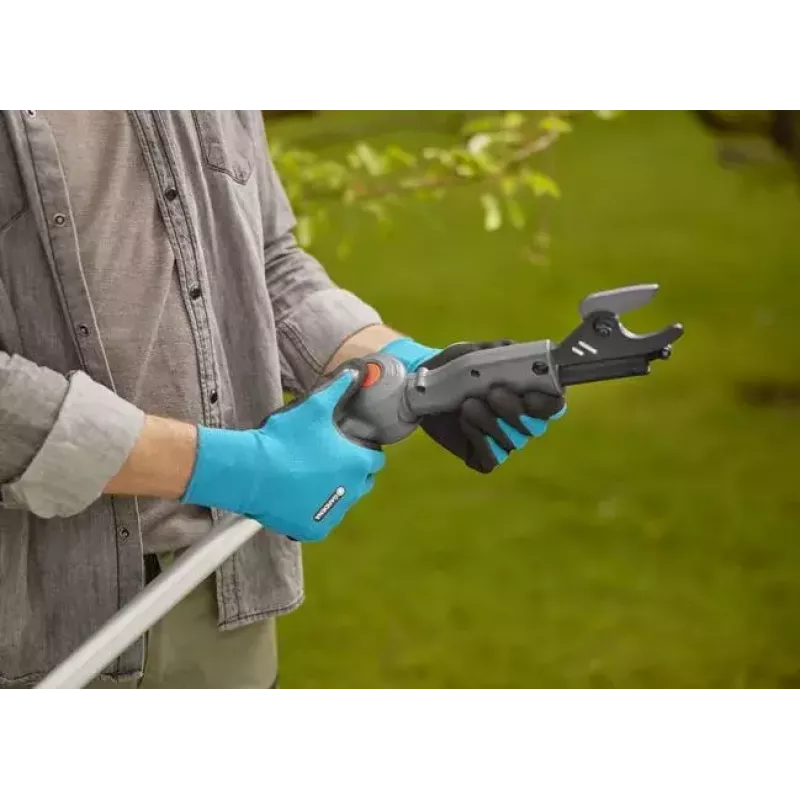 Elektrinės genėjimo žirklės GARDENA HighCut 250/18V P4A 14774-20 28 mm 18 V Li-Ion juoda sidabrinė
