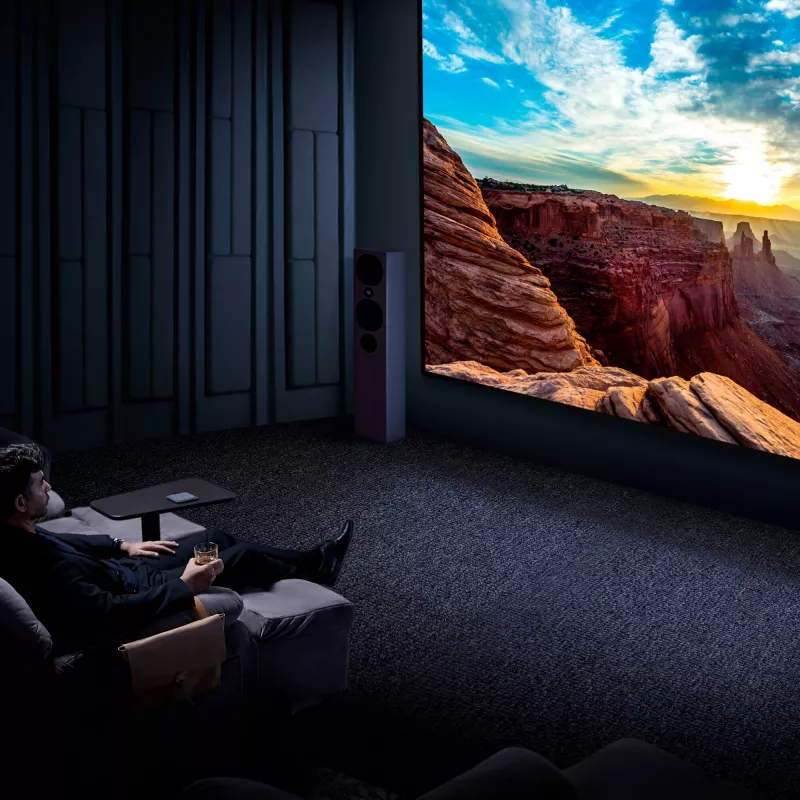 Projektorius BenQ W5850 standartinio fokusavimo 2600 ANSI liumenų DLP UHD 4K (3840x2160) 3D juodas