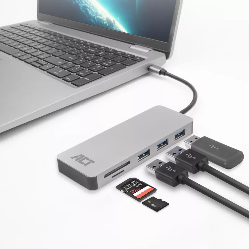 ACT USB-C 3.0 stotelė, 3x USB-A, kortelių skaitytuvas, PD perdavimas