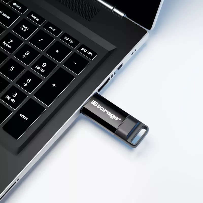 iStorage datAshur BT 64 GB | Šifruotas saugus USB atmintukas | Atrakinimas per išmanųjį telefoną Bluetooth | FIPS 140-2 Level 3 sertifikuotas | Paruoštas nuotoliniam valdymui