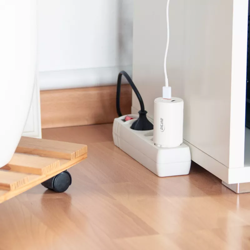 InLine USB PD maitinimo blokas, GaN įkroviklis, 3 prievadai, Dual USB-C + USB-A, 65W, baltas