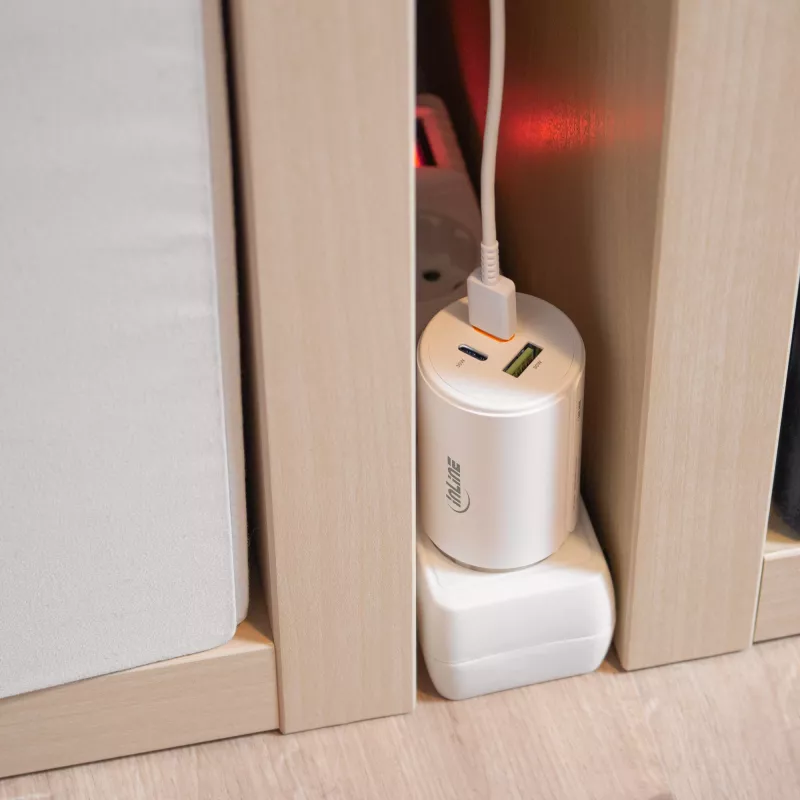 InLine USB PD maitinimo blokas, GaN įkroviklis, 3 prievadai, Dual USB-C + USB-A, 65W, baltas