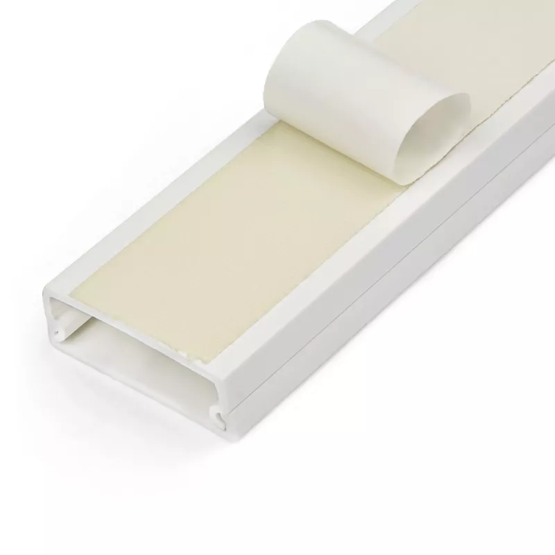 StarTech.com kabelių valdymo kanalas su lipnia juosta ir dangteliu, 32 mm x 11 mm, 1 m, PVC, baltas