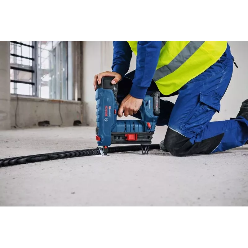 Vininiu pistoletas Bosch GNB 18V-40 akumuliatorinis 18V lengvas