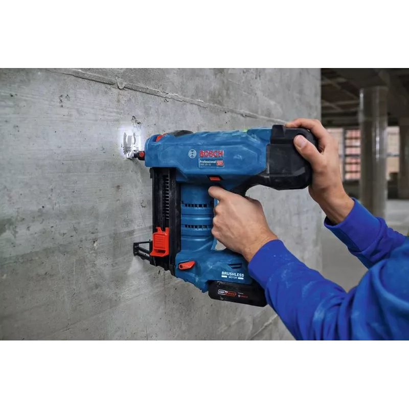 Vininiu pistoletas Bosch GNB 18V-40 akumuliatorinis 18V lengvas