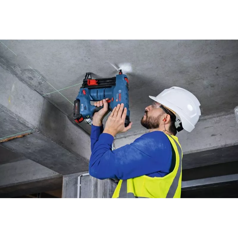 Vininiu pistoletas Bosch GNB 18V-40 akumuliatorinis 18V lengvas