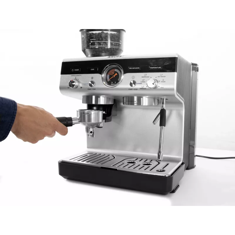 Kavos aparatas KRUPS XP801T pusiau automatinis su malūnėliu, 3 L vandens talpa, 2 puodeliams, juodas/nerūdijantis plienas
