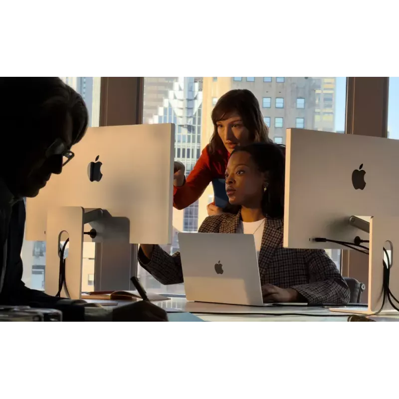Monitorius Apple Studio Display 27 colių (68,6 cm) 5K Ultra HD LED, Nano-tekstūros stiklas, VESA tvirtinimo adapteris, sidabrinis
