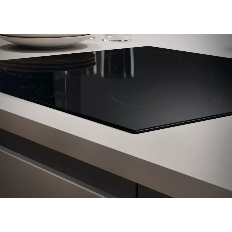 Candy Idea CI642CBB/1 juoda įmontuojama 60 cm indukcinė kaitlentė su 4 zonomis
