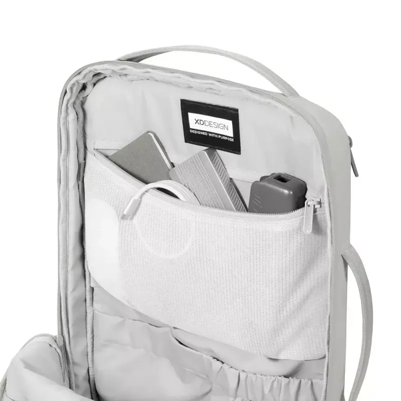 Kuprinė XDDESIGN Air P706.3219 Pilka, 15 L, skyrius nešiojamam kompiuteriui iki 15,6 colio, užrakinamas pagrindinis užtrauktukas