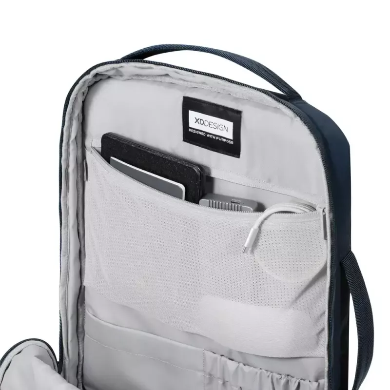 Kuprinė XDDESIGN Air Backpack NAVY P706.3225 – 15 L, tinka iki 15,6 col. (39,6 cm) nešiojamam kompiuteriui, užrakinama pagrindinė užtrauktukas