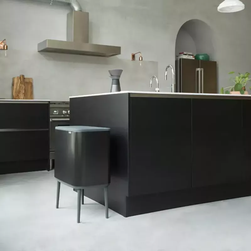 Šiukšliadėžė Brabantia 316203 34L stačiakampė plieninė juoda