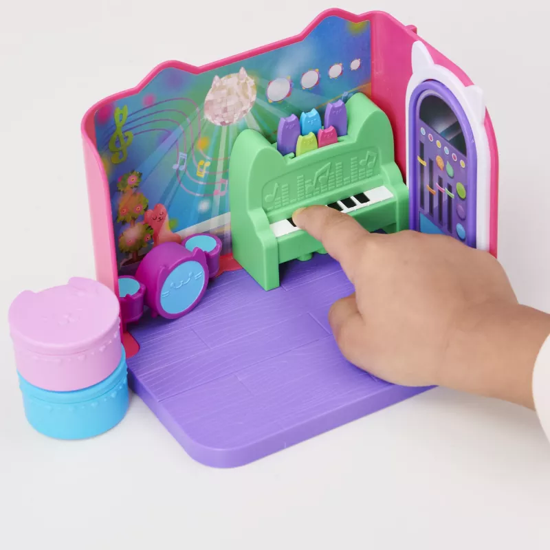 Gabby's Dollhouse Groovy Music Room su DJ Catnip figūrėle, 2 aksesuarais, 2 baldais ir 2 siuntiniais, žaislai vaikams nuo 3 metų