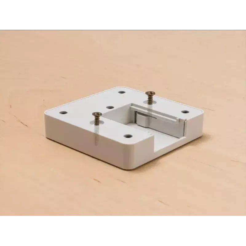 DeLOCK 11497 3-iejų lizdų kištukinis kubas su 1,5 m ilgintuvo kabeliu, USB įkrovikliu, apsauga nuo vaikų, baltas