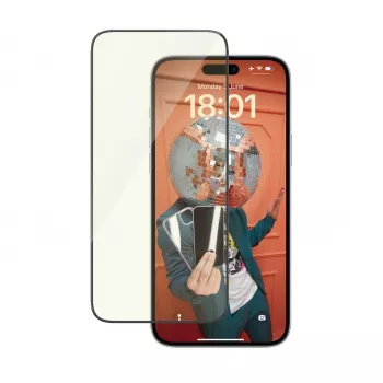 Apsauginis stiklas PanzerGlass Eyecare, skirtas iPhone 15 Plus — itin platus, atsparus smūgiams, sausas klijavimas