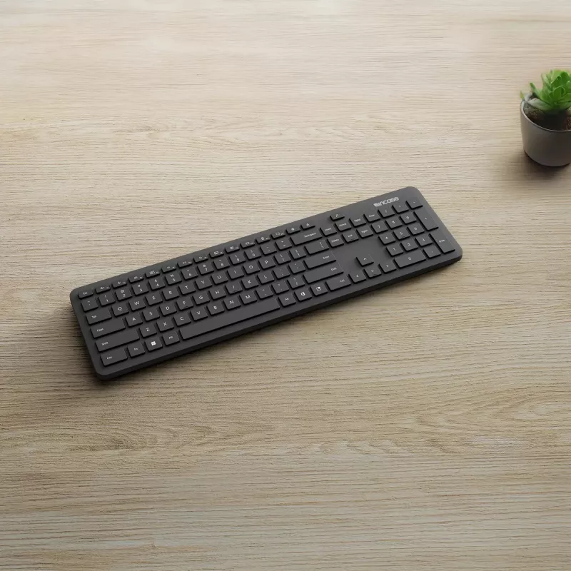 Incase Designed by Microsoft Bluetooth klaviatūra universali QWERTY vokiška juoda