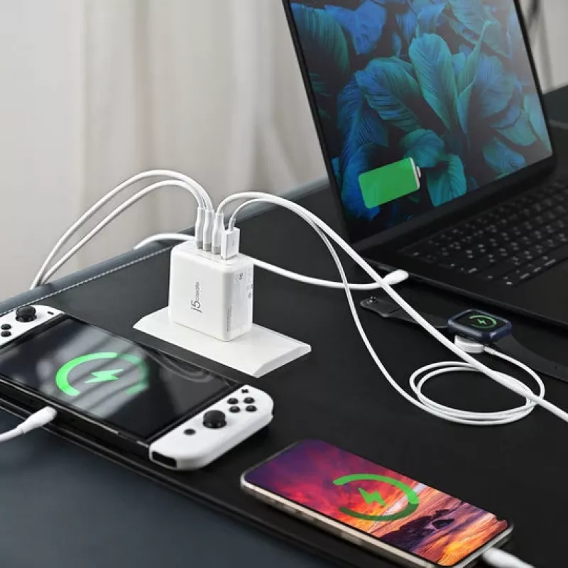 j5 create 70W GaN USB-C 4 prievadų įkroviklis