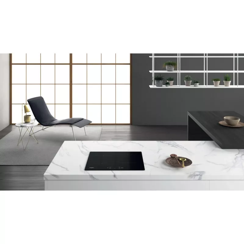 Whirlpool WS Q2160 NE juoda įmontuojama 59 cm indukcinė kaitlentė su 4 zonomis