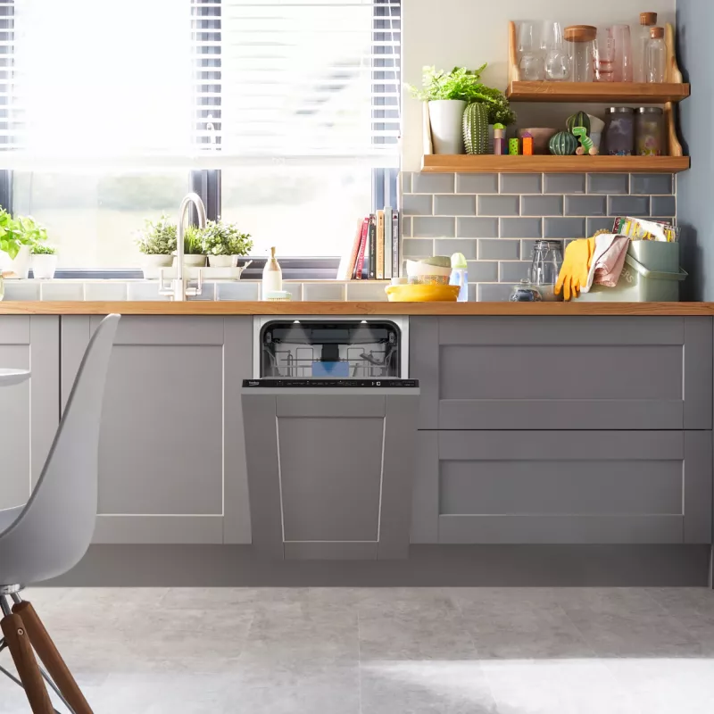 Beko BDIS38040Q Integruota siaura indaplovė su AquaIntense®